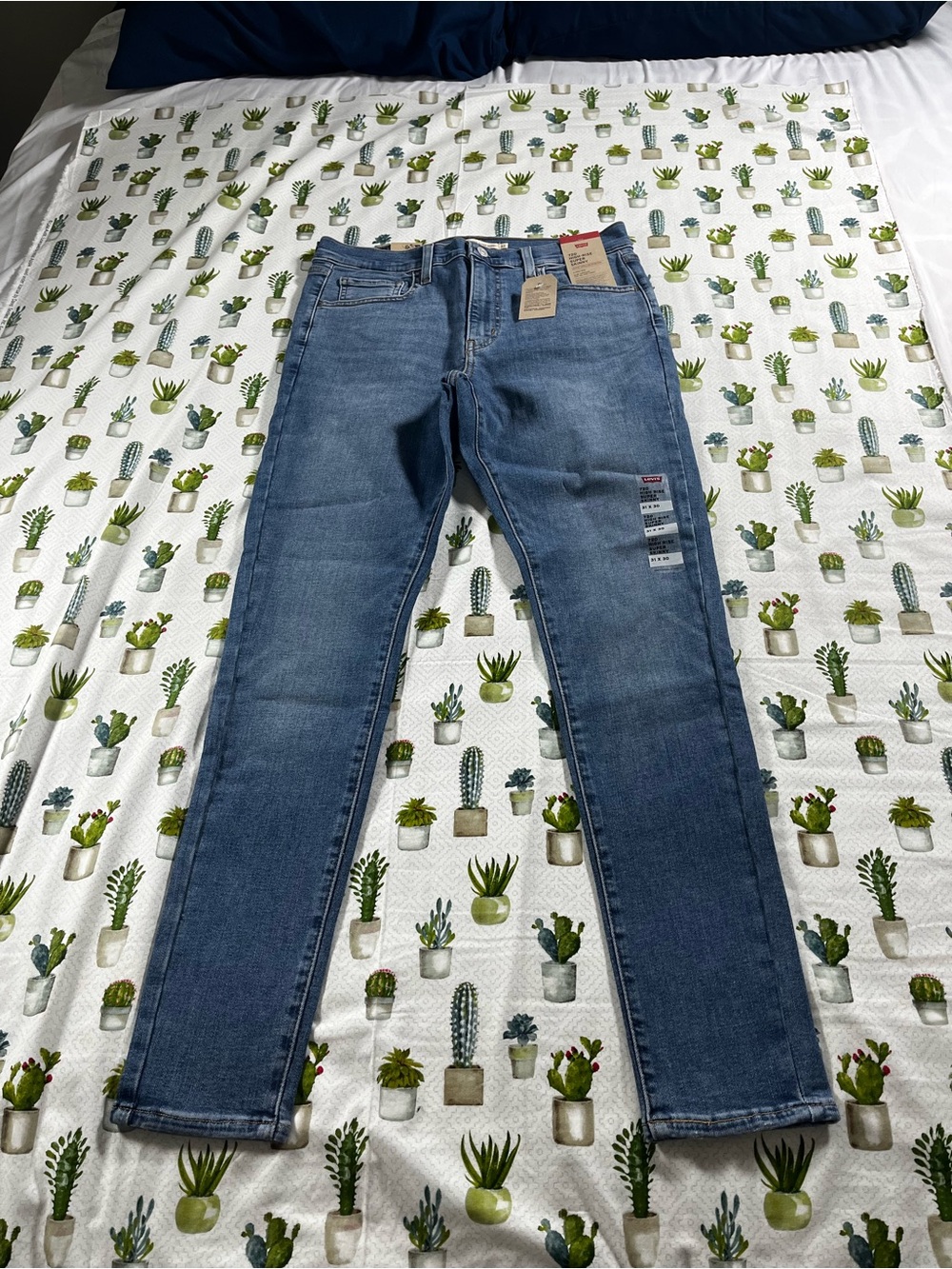 Levi’s 720 High-Rise Super Skinny Women’s NWT Red Tab Blue Jeans Size 31X30